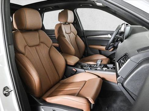 Certified 2025 Audi Q5 e Premium Plus w/ Premium Plus Package image 22