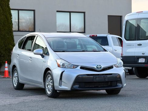 Used 2015 Toyota Prius V Four image 2