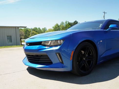 Used 2016 Chevrolet Camaro LT w/ Technology Package image 11
