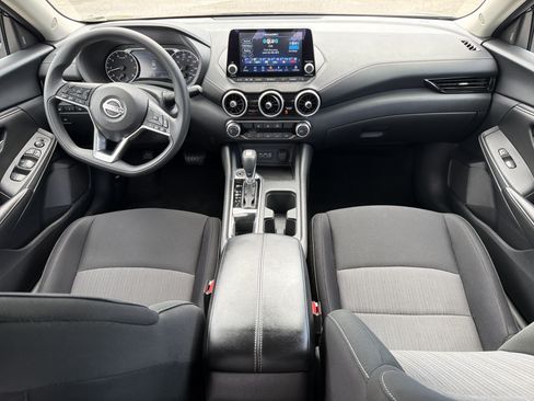 Used 2025 Nissan Sentra SV FWD image 4