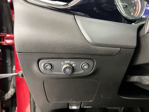 Used 2020 Buick Encore GX Preferred AWD/4WD image 18