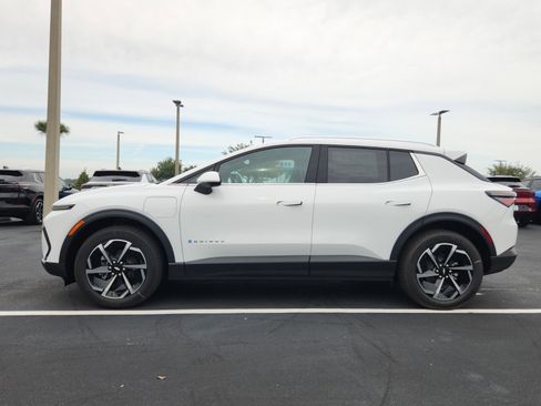 New 2026 Chevrolet Equinox EV LT image 3