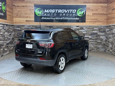 Used 2018 Jeep Compass Latitude w/ Popular Equipment Group AWD/4WD image 9