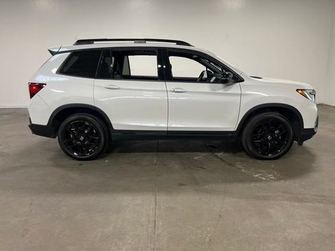 Used 2025 Honda Passport Black Edition image 3