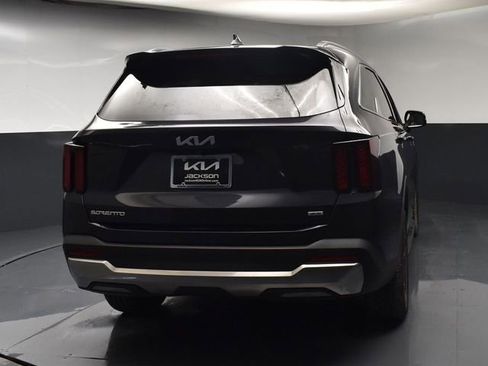 Used 2025 Kia Sorento S w/ Panoramic Sunroof Package image 7