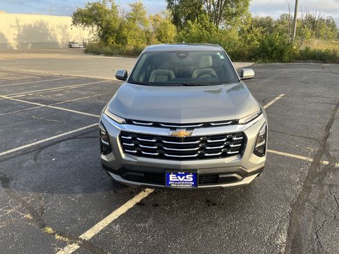 Used 2026 Chevrolet Equinox LT w/ Convenience Package II image 2