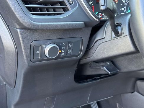 Used 2022 Ford Escape SE w/ SE Sport Appearance Package image 9