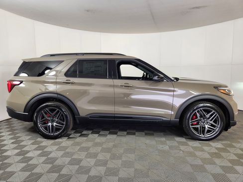 New 2026 Ford Explorer ST image 8