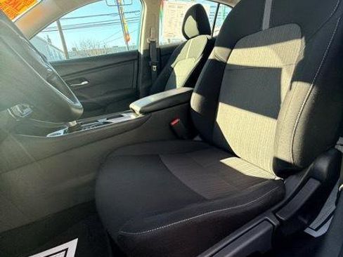 Used 2024 Nissan Sentra SV image 9