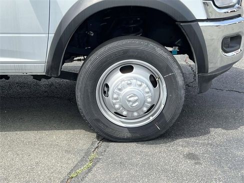 New 2024 RAM 5500 Tradesman w/ Chrome Appearance Group image 8