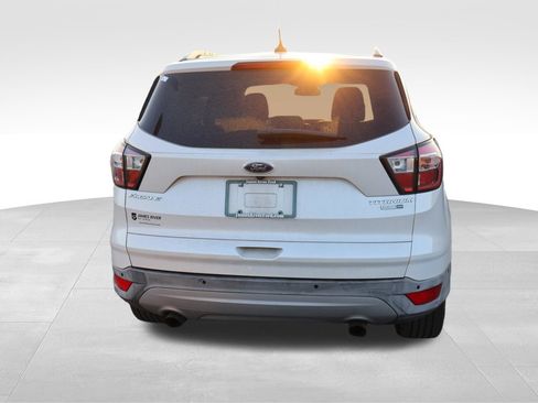 Used 2018 Ford Escape Titanium w/ Ford Safe & Smart Package AWD/4WD image 18