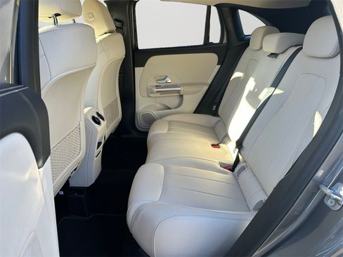 Used 2023 Mercedes-Benz GLA 250 4MATIC image 15