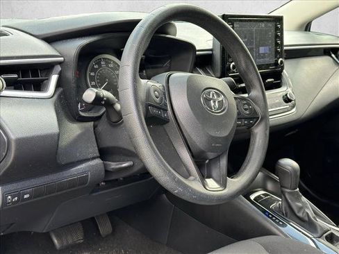 Used 2022 Toyota Corolla LE image 9