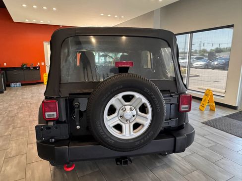 Used 2016 Jeep Wrangler Unlimited Sport w/ Connectivity Group AWD/4WD image 14