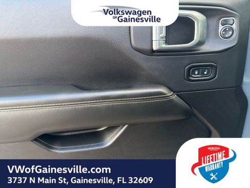 Used 2025 Jeep Wrangler Sahara w/ Safety Group image 17