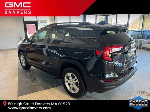 Used 2024 GMC Terrain SLE w/ Driver Convenience Package image 3