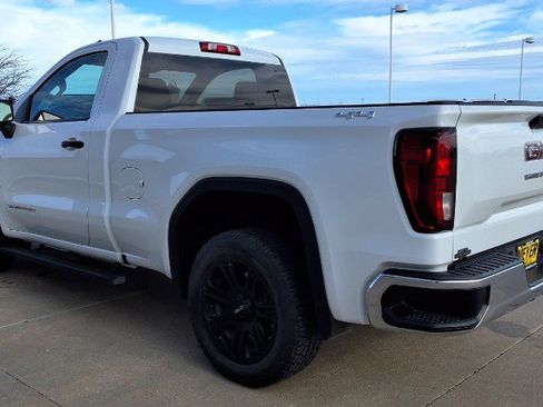 Used 2024 GMC Sierra 1500 Pro w/ Convenience Package image 6