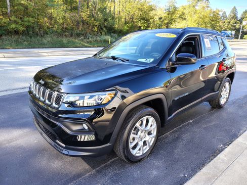 Certified 2023 Jeep Compass Latitude image 6