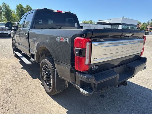 Used 2023 Ford F250 Platinum AWD/4WD image 2