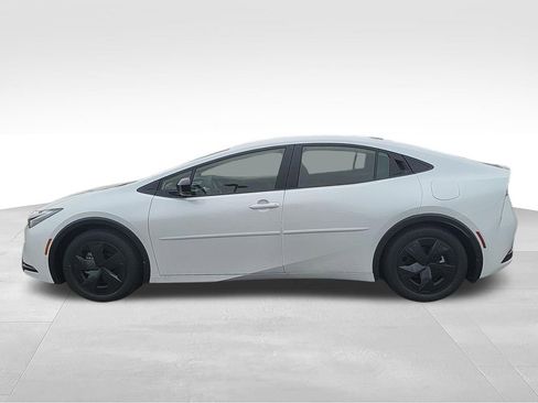 New 2026 Toyota Prius Plug-In Hybrid image 2