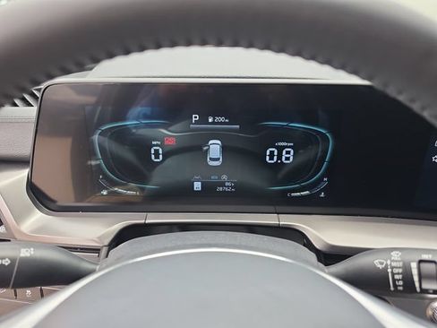Used 2024 Kia Telluride S FWD image 19