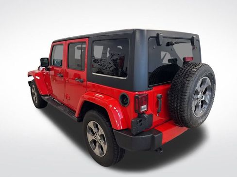 Used 2017 Jeep Wrangler Unlimited Sahara image 13