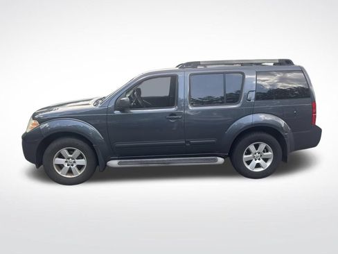Used 2011 Nissan Pathfinder SV RWD image 2