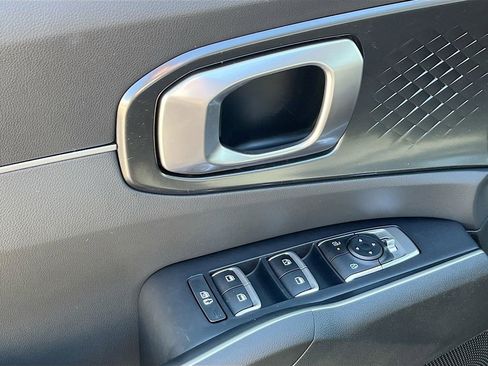 Certified 2025 Kia Sorento S AWD/4WD image 18