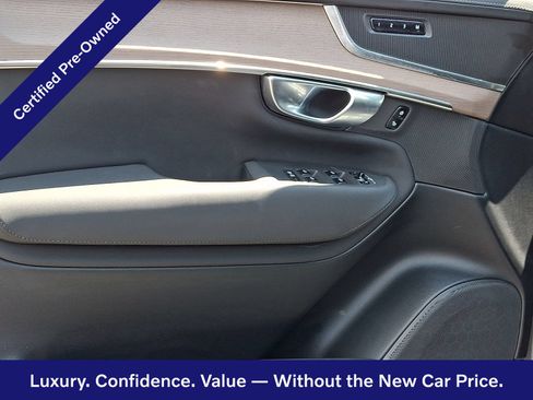 Certified 2025 Volvo XC90 B6 Plus AWD/4WD image 15