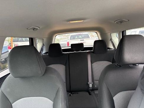 Used 2025 Kia Soul LX w/ LX Technology Package FWD image 11