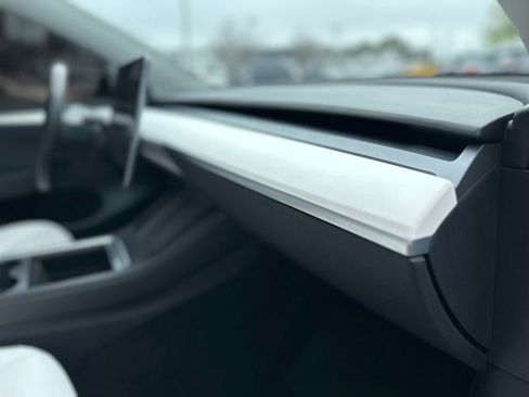 Used 2022 Tesla Model Y Performance image 38