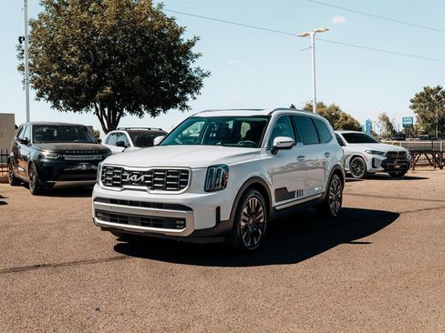Used 2025 Kia Telluride SX w/ SX Captain's Chair Package AWD/4WD image 3
