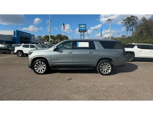 Certified 2025 Chevrolet Suburban Premier image 5