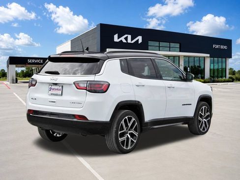 Used 2025 Jeep Compass Limited w/ Elite Group AWD/4WD image 5