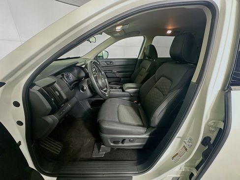 Used 2024 Nissan Pathfinder SV image 13