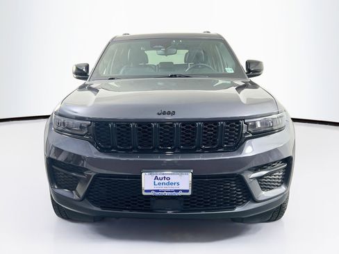 Used 2023 Jeep Grand Cherokee Altitude AWD/4WD image 2