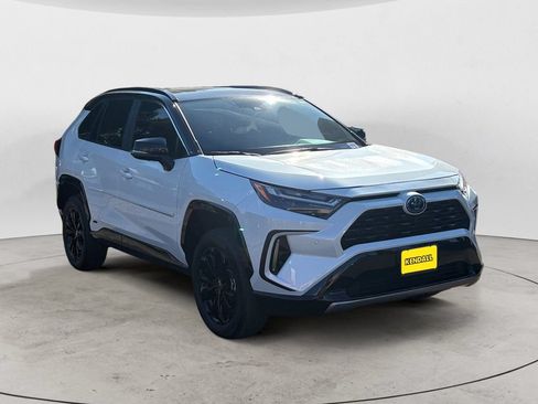 Used 2023 Toyota RAV4 XSE AWD/4WD image 3