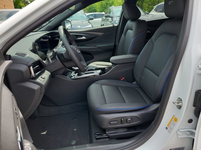 New 2026 Buick Envista Sport Touring w/ Convenience I Package FWD image 12