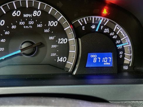 Used 2014 Toyota Camry SE FWD image 14