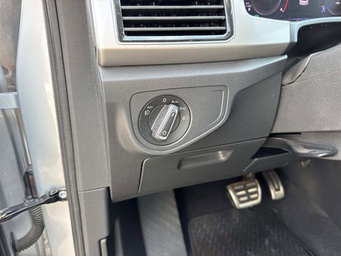 Used 2019 Volkswagen Atlas SEL R-Line AWD/4WD image 21