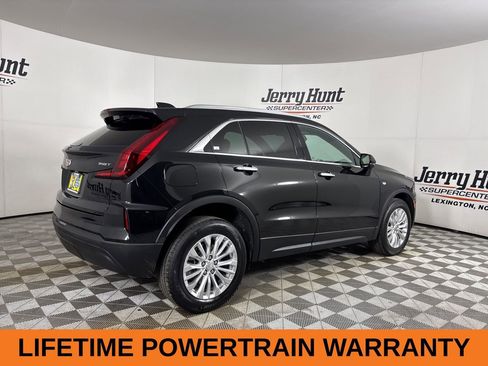 Used 2024 Cadillac XT4 Luxury w/ Cold Weather Package image 5