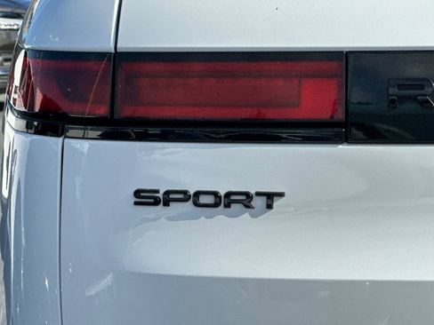 Used 2024 Land Rover Range Rover Sport Dynamic SE image 27
