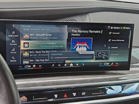 Used 2025 BMW 740i xDrive 740i xDrive image 13