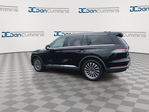 Used 2023 Lincoln Aviator AWD w/ Premium Package image 6