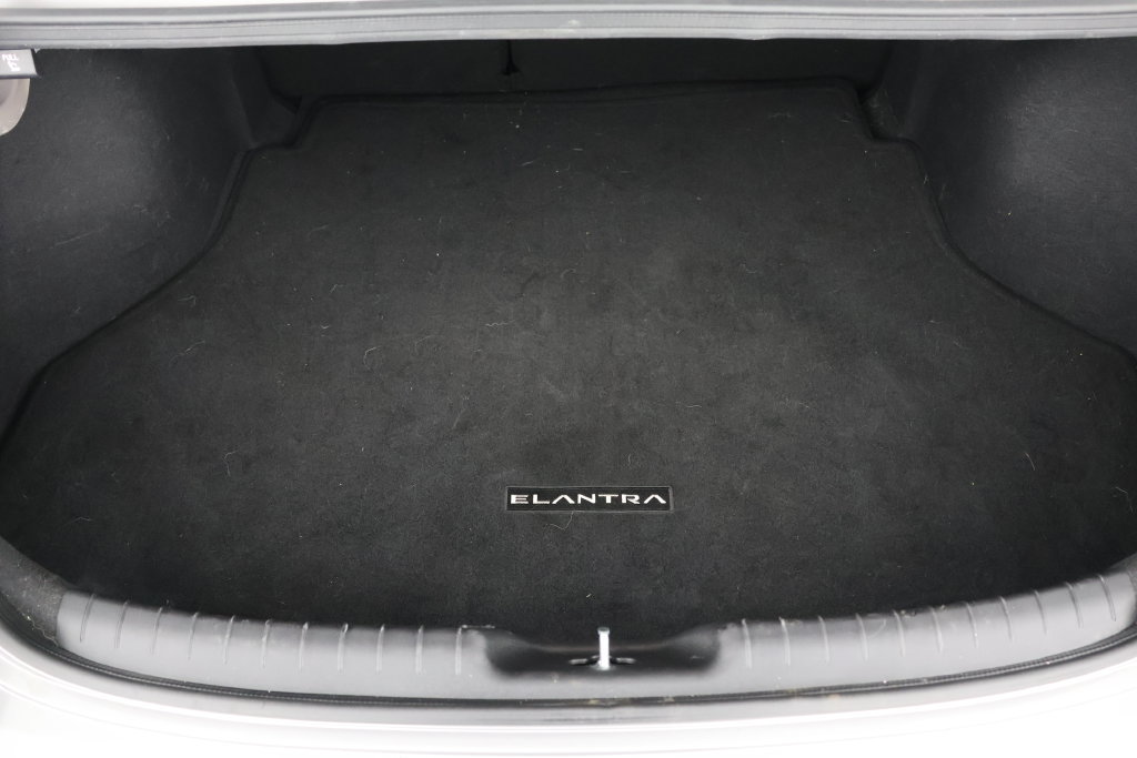 Used 2025 Hyundai Elantra SEL FWD image 27
