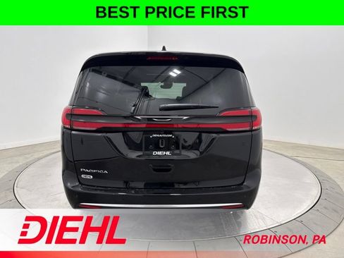 New 2027 Chrysler Pacifica Select w/ Family Tech Group FWD image 6