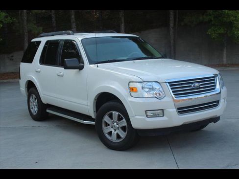 Used 2010 Ford Explorer XLT image 1