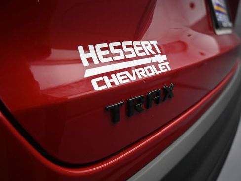 Used 2026 Chevrolet Trax LT w/ Midnight Edition FWD image 32