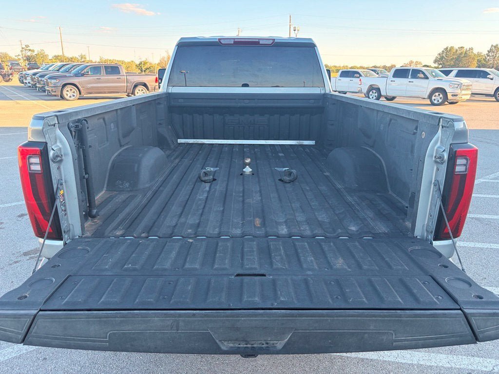 Used 2024 GMC Sierra 3500 SLT w/ SLT Convenience Package AWD/4WD image 13