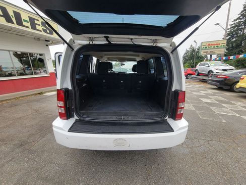 Used 2012 Jeep Liberty Sport RWD image 12